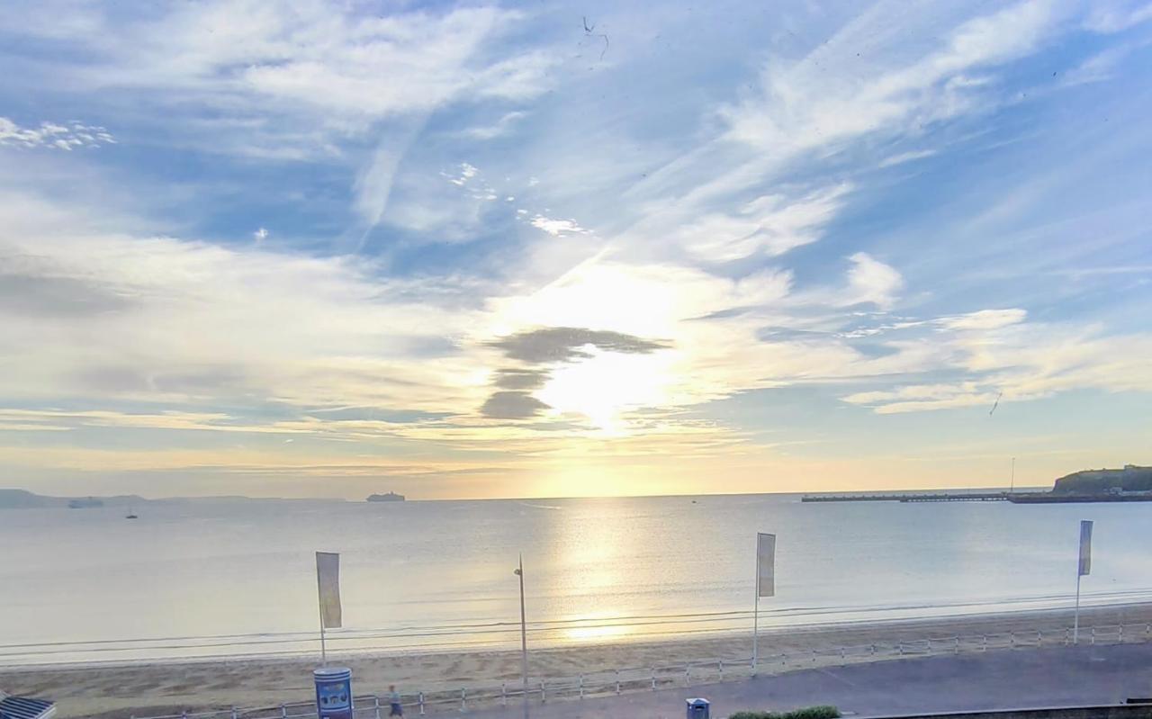 Sunrise View - Beachfront Apartment, וויימות' מראה חיצוני תמונה