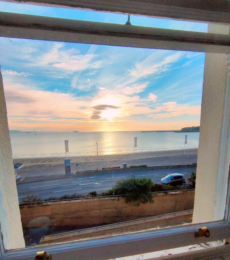 Sunrise View - Beachfront Apartment, וויימות' מראה חיצוני תמונה